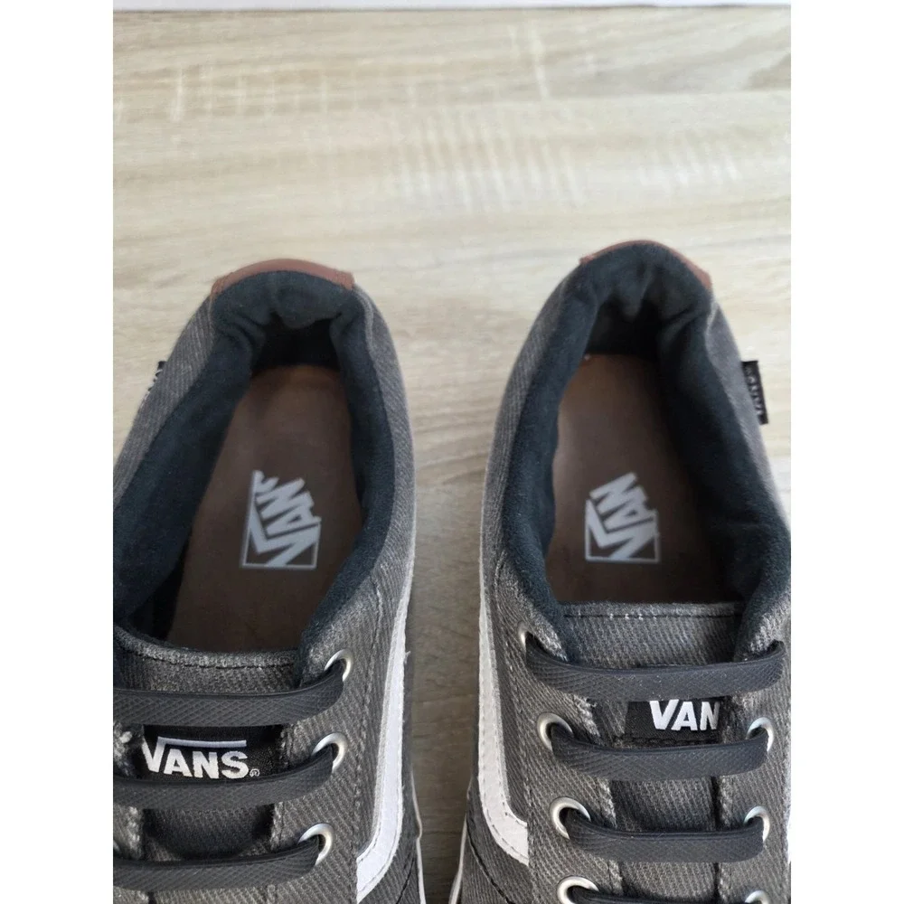 VANS GREY DENIM  LOW TOP SKATEBOARD SHOES‎ with elastic faux laces. Mens Size 9